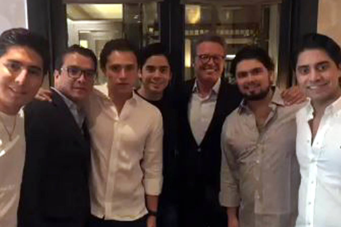 Posa Luismi con hijo de Peña