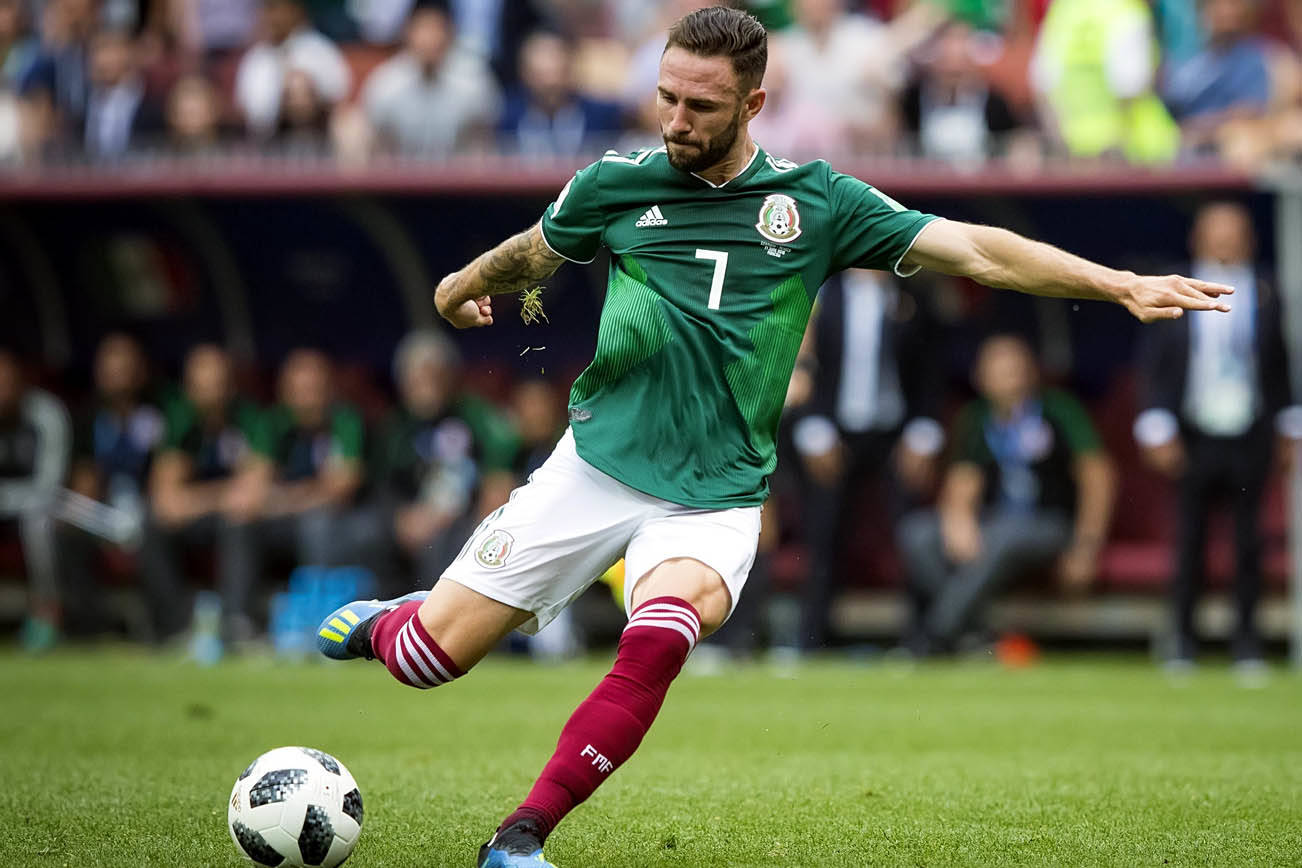 Acepta Layún venir a Rayados