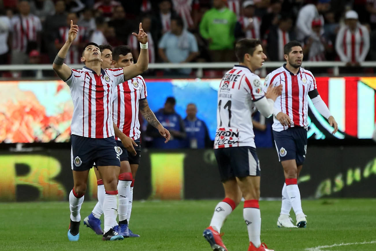 Santos acaba con el invicto de Chivas