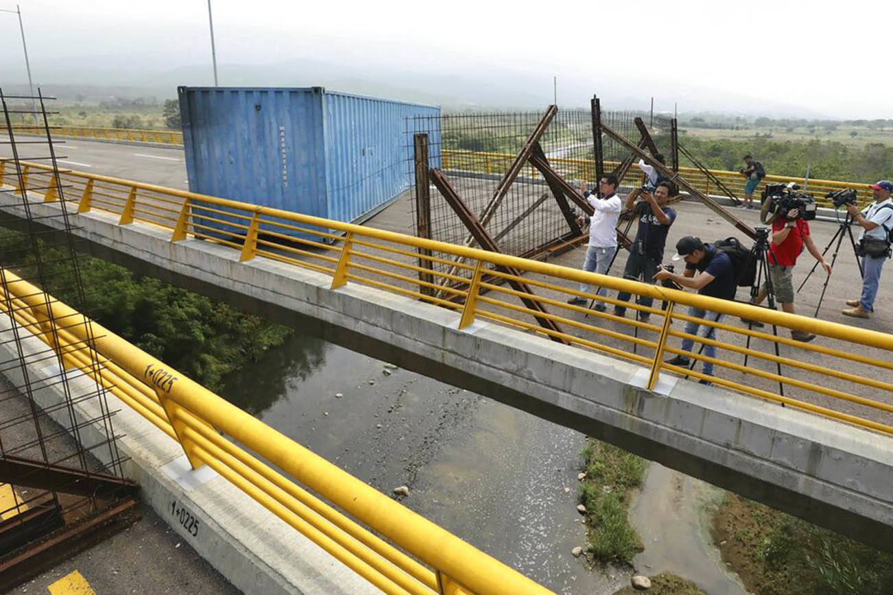 Venezuela: intentan bloquear ingreso de ayuda humanitaria