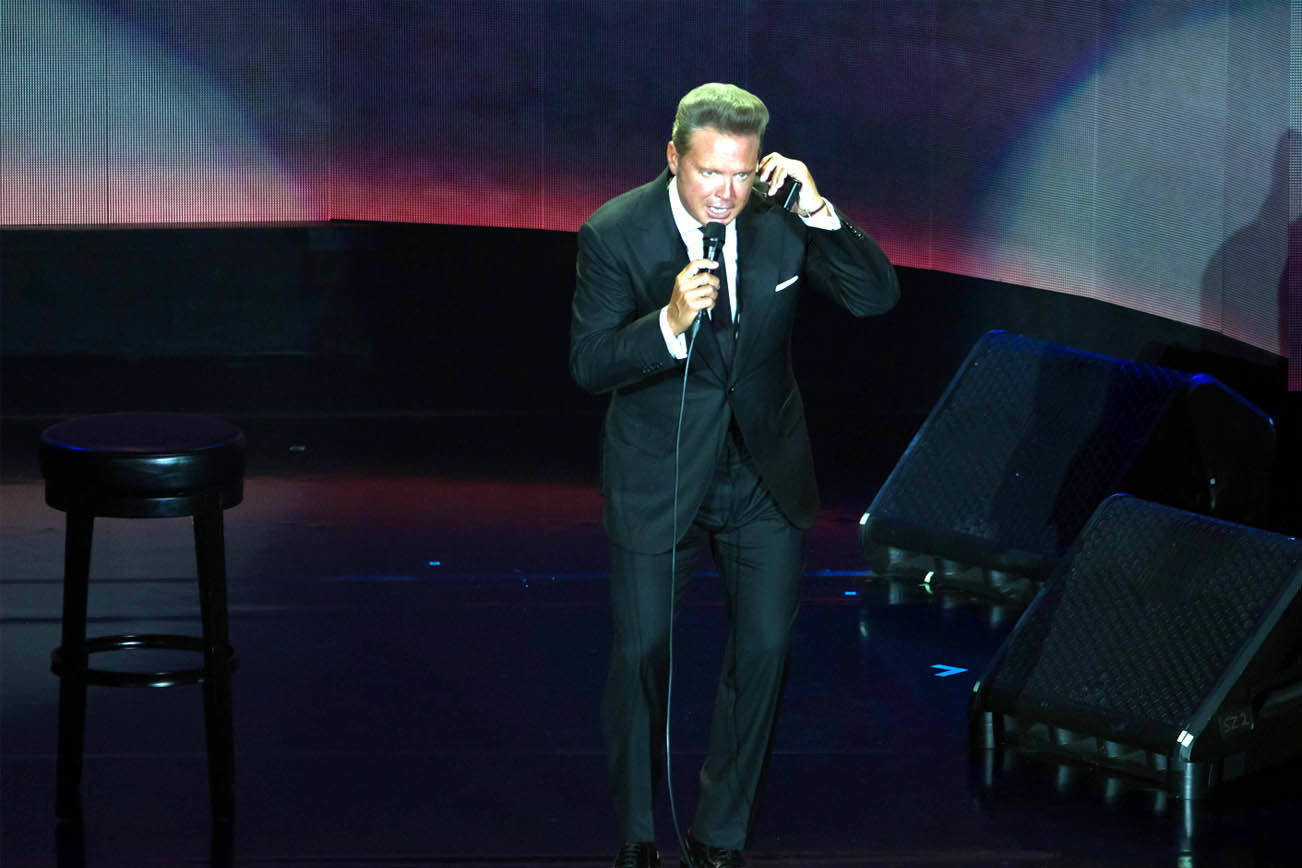 ¿Engaña novia a Luismi?