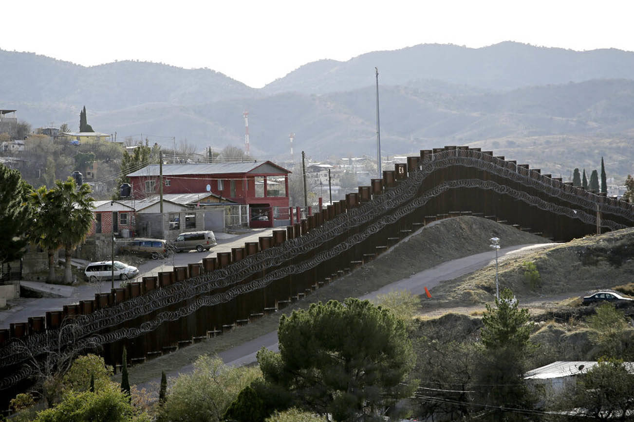 (AP Foto/Charlie Riedel)