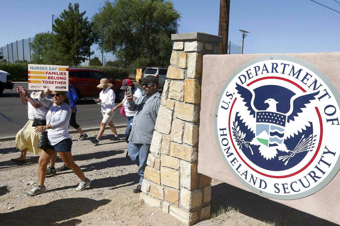(Rudy Gutierrez/The El Paso Times via AP)