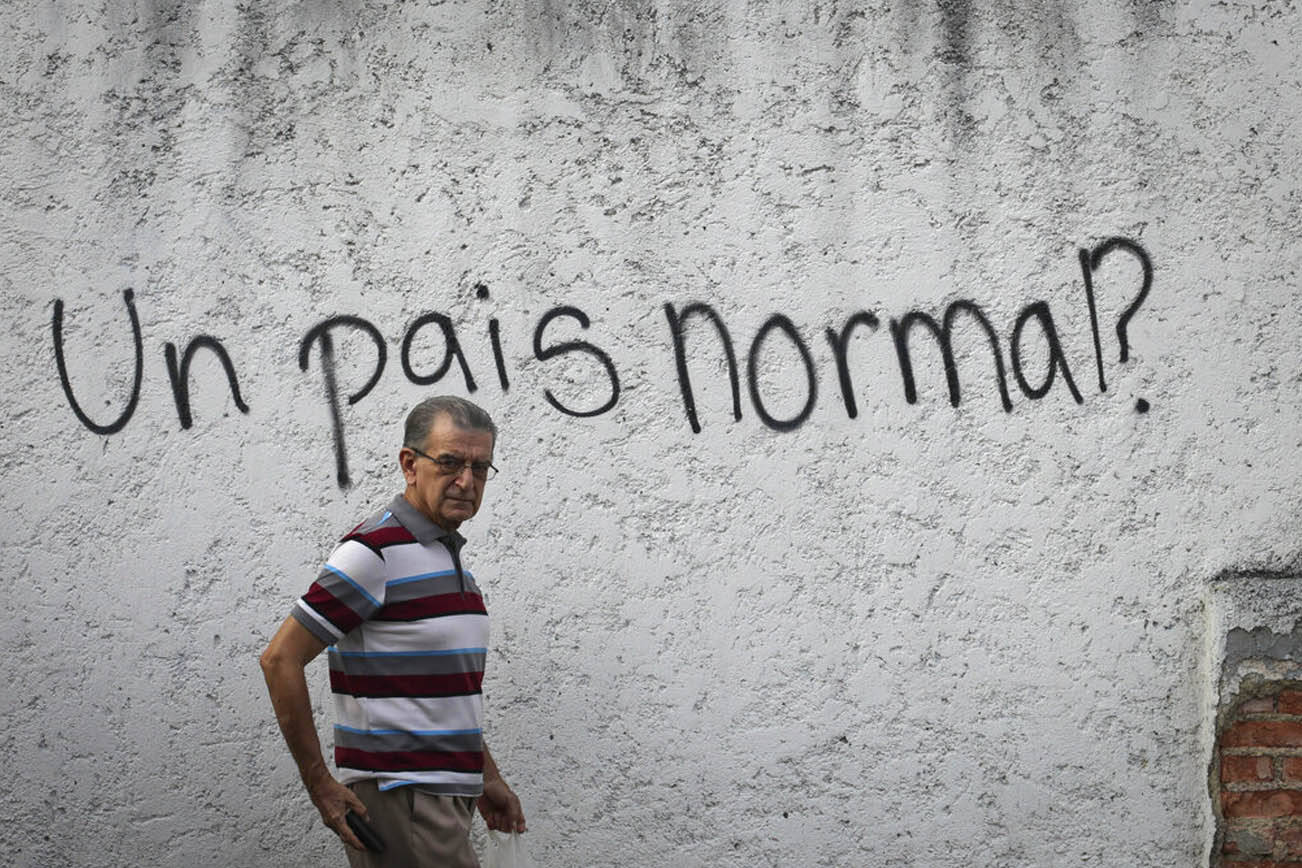 Tras años de crisis, venezolanos preguntan qué es “normal”