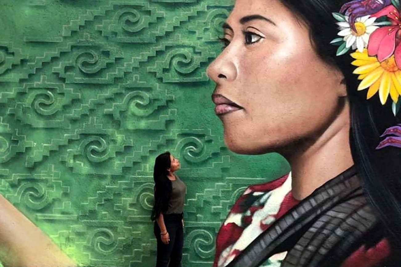 Honran a Yalitza con mural