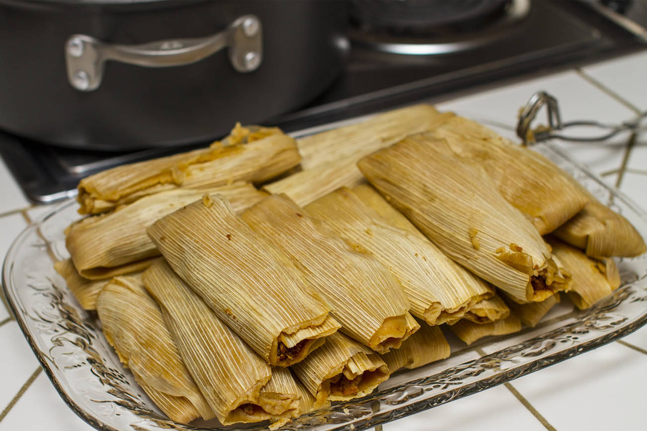 Retiran más de 4,000 kilos de tamales sin inspección federal del restaurante Los Hernández