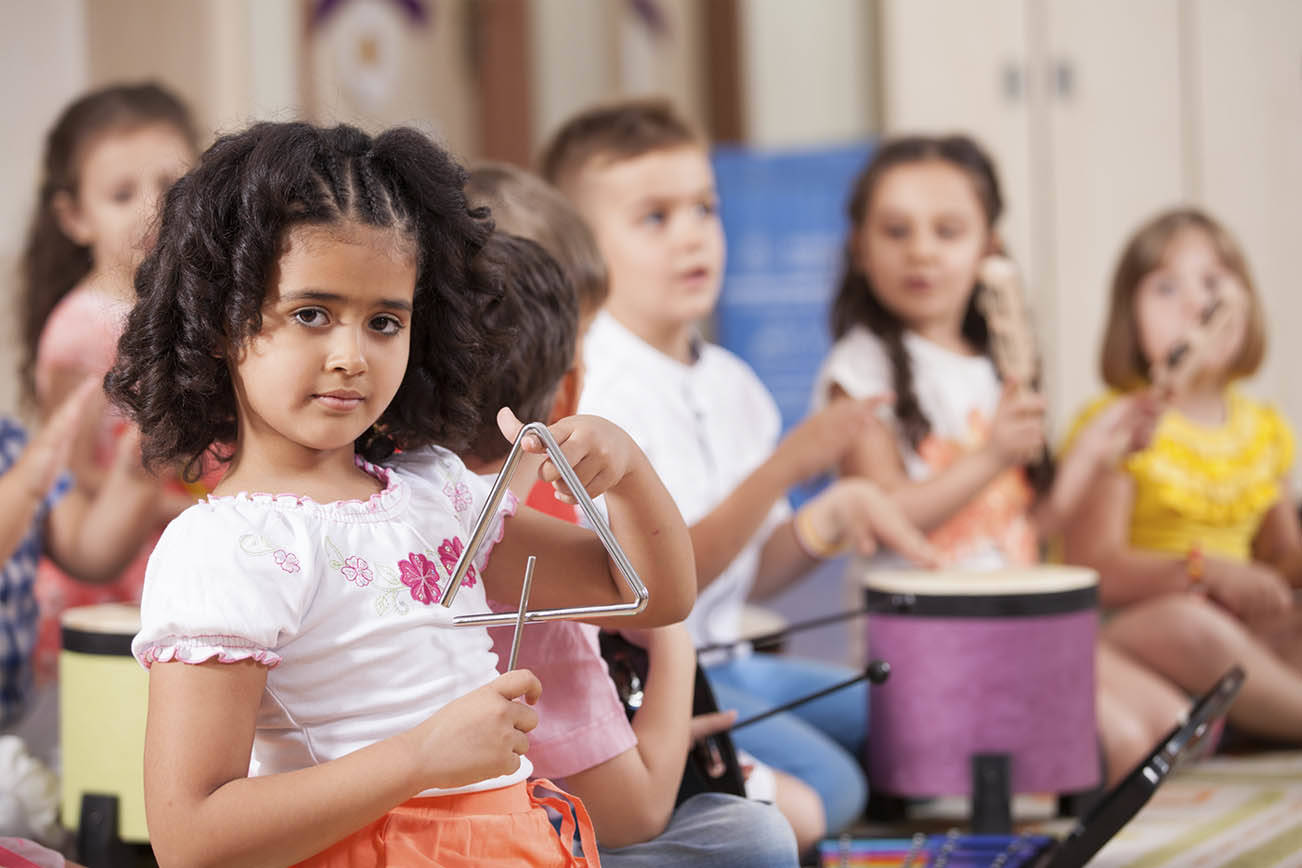 Casi 6 de cada 10 padres harán sacrificios para las necesidades de cuidado infantil este verano