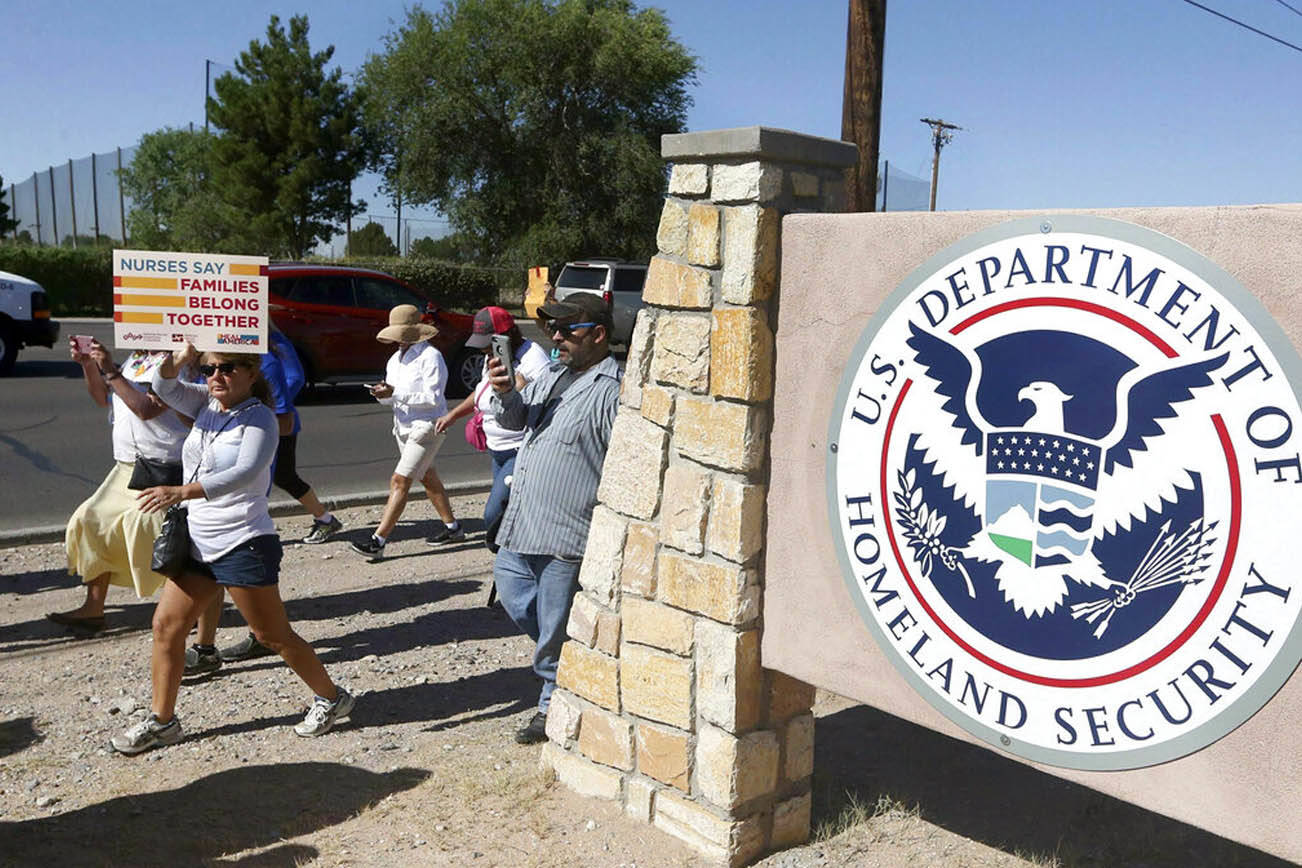 (Rudy Gutierrez/The El Paso Times via AP)