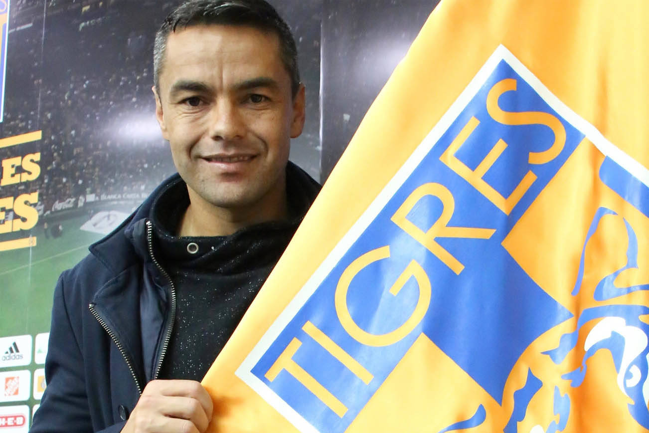 Sale Juninho de los Tigres