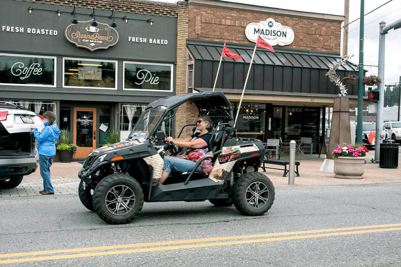 Gold Bar ya permite cuatrimotos en las calles de la ciudad, Snohomish puede seguir