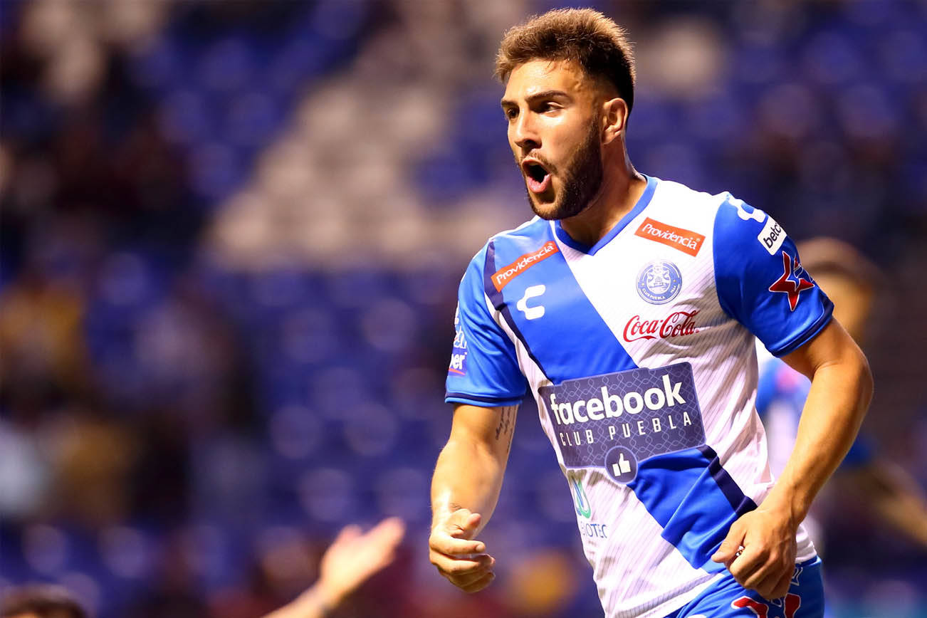 Busca Cruz Azul a Lucas Cavallini