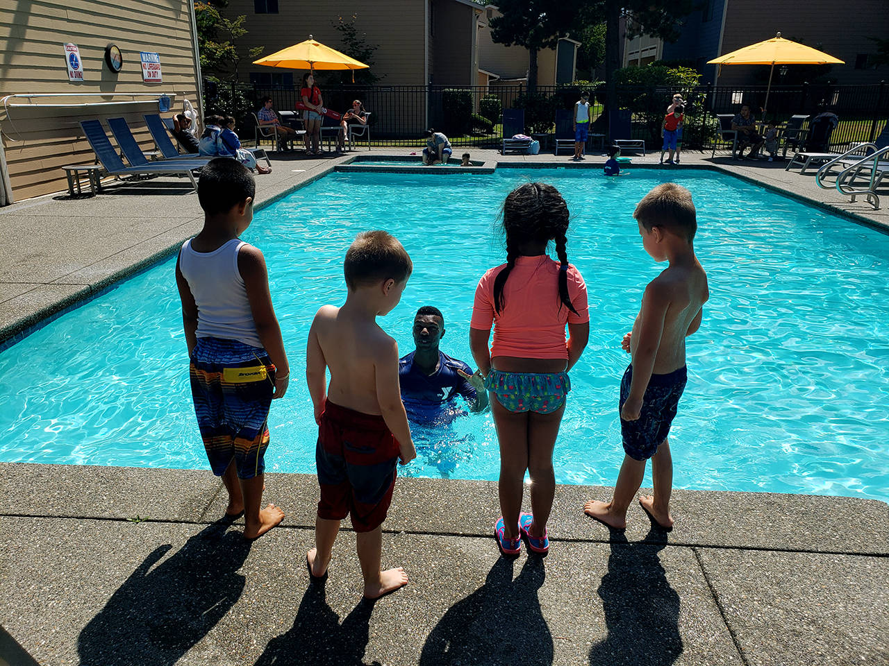 YMCA da acceso gratis a clases de natación