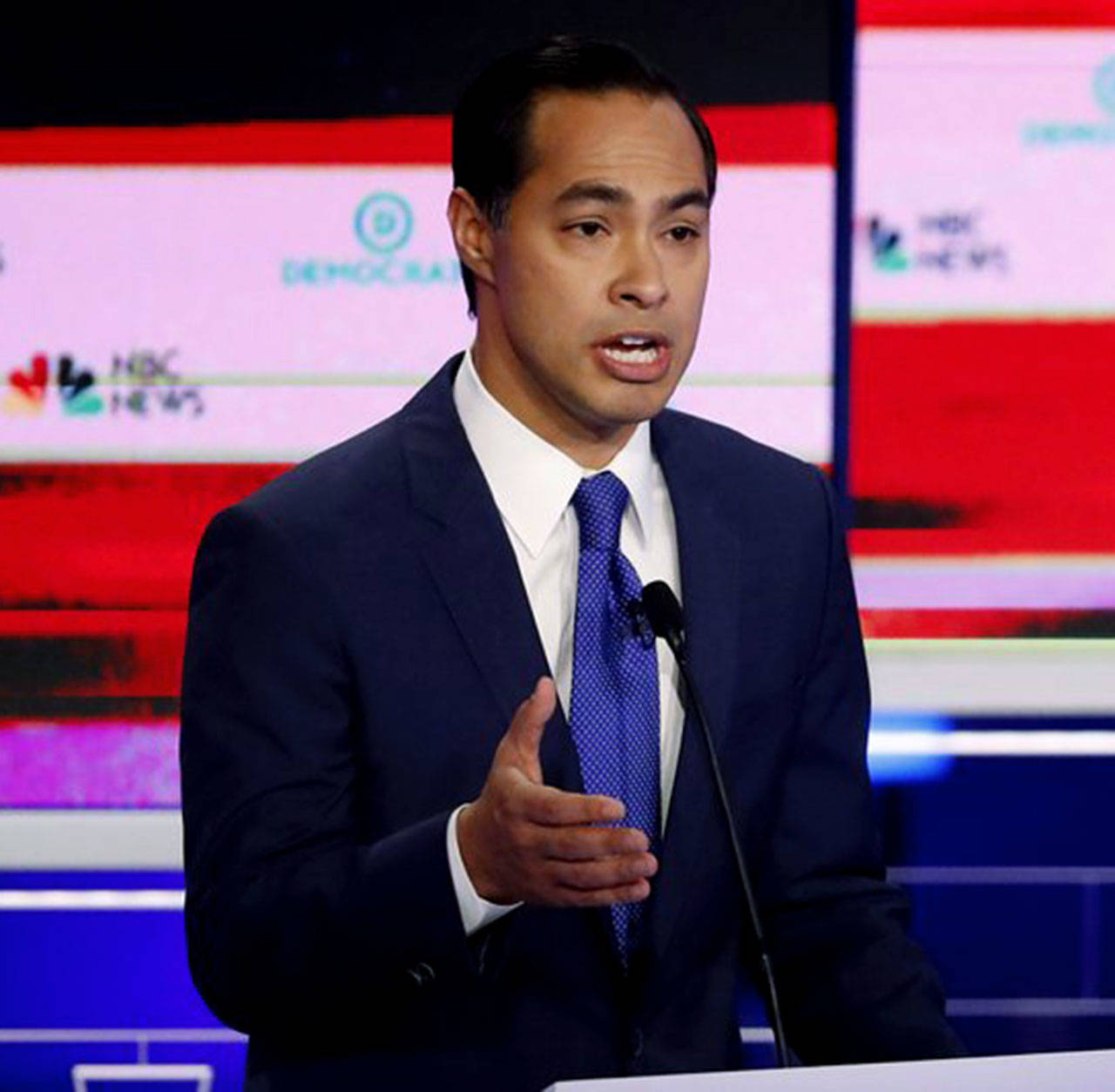 Abandona Julián Castro contienda demócrata