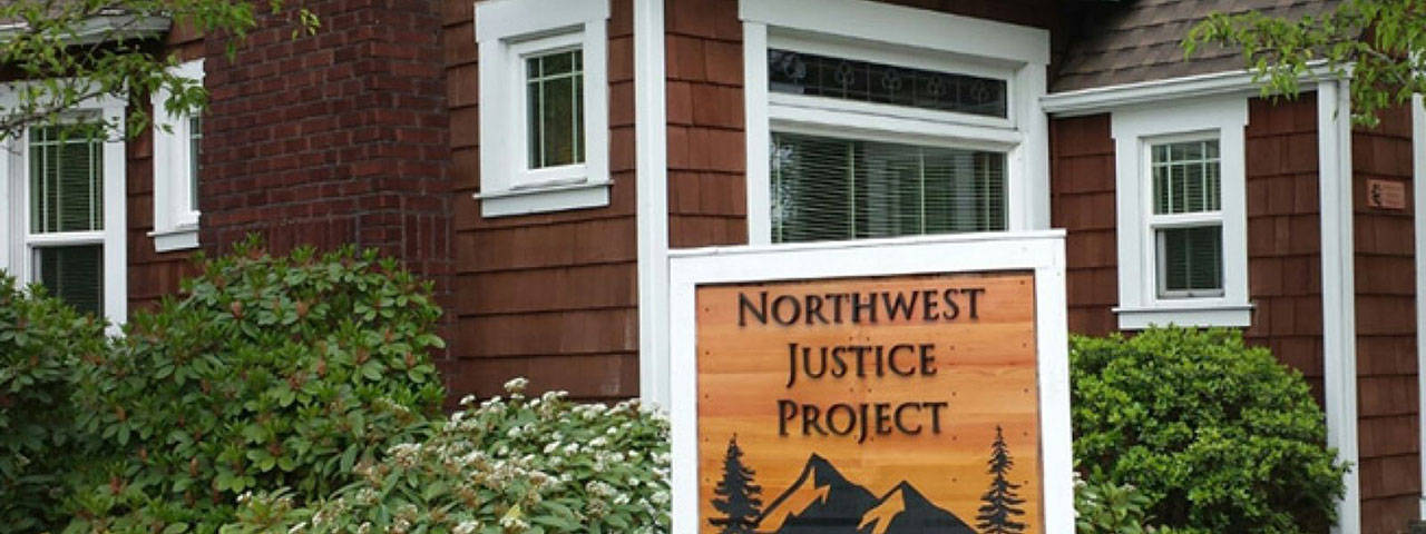 Un grupo de siete trabajadores agrícolas H-2A llegó a un acuerdo de $240,000 contra sus empleadores de Yakima, RC Orchards LLC, y G & G Orchards, Inc., por violaciones de la ley de trabajo forzado y empleo entre 2016 y 2018.