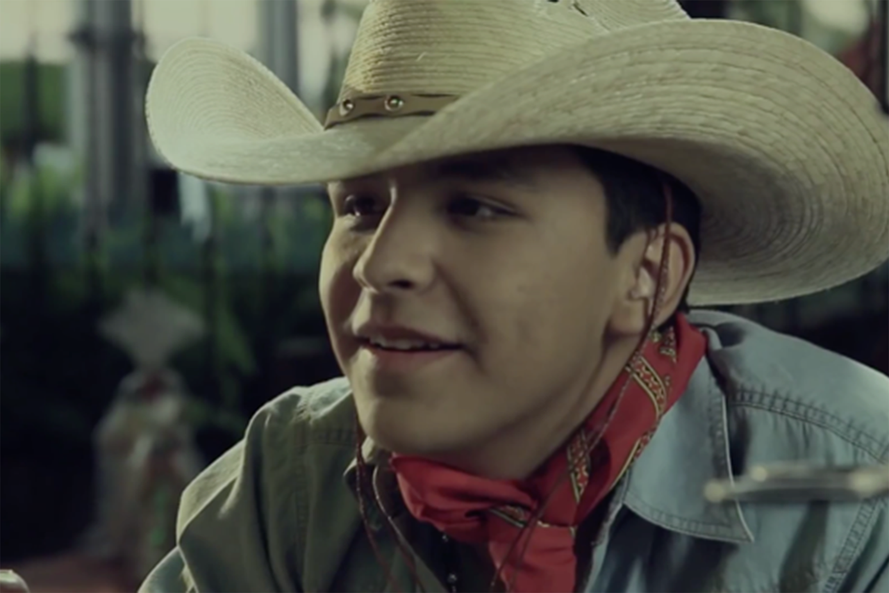 Se une al prestigioso “Billion Views Club” de YouTube con su video musical “Adiós Amor