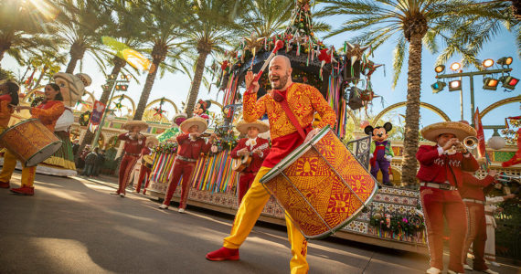 Taking place during the Holidays the Disneyland Resort, Disney ¡Viva Navidad! at Disney California Adventure Park is a jolly, joyous celebration of friendship and culture, featuring authentic mariachi and samba musicians, folklórico dancers, and Disney characters alike. (Christian Thompson/Disneyland Resort)